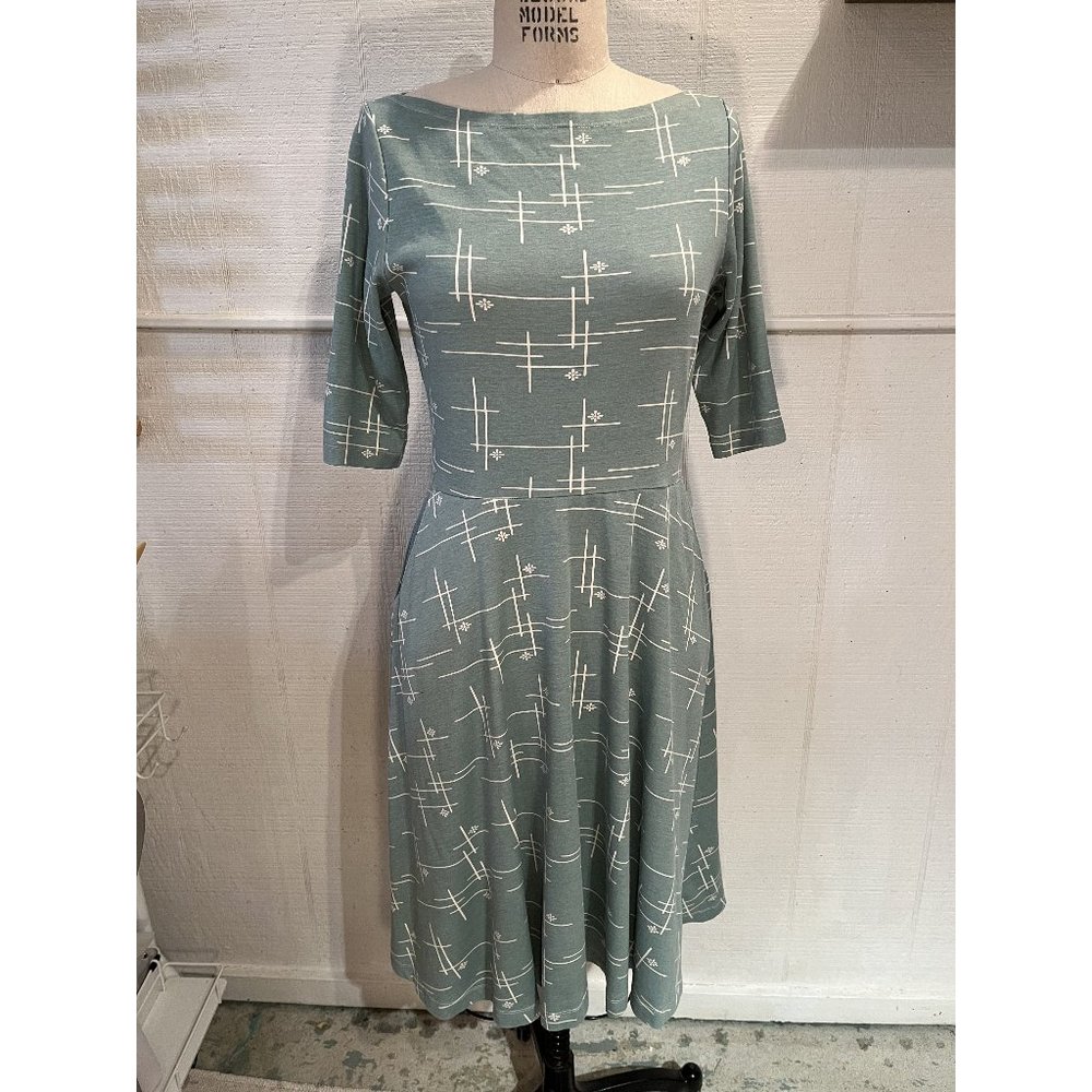 Handmade Retro Knit Dress - Picture 1 of 4